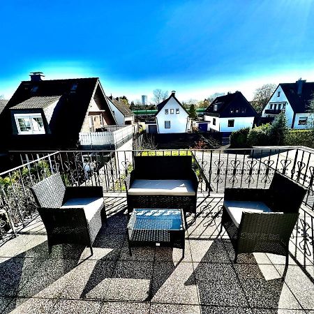 Praktisches Zimmer Im Grossen Haus Mit Garten Dusseldorf Bagian luar foto